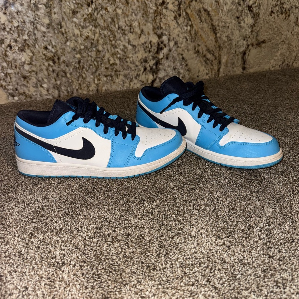 Mens Air Jordan 1 Low 'UNC' Size 12, GREAT CONDITION, Crease Protectors in Shoe